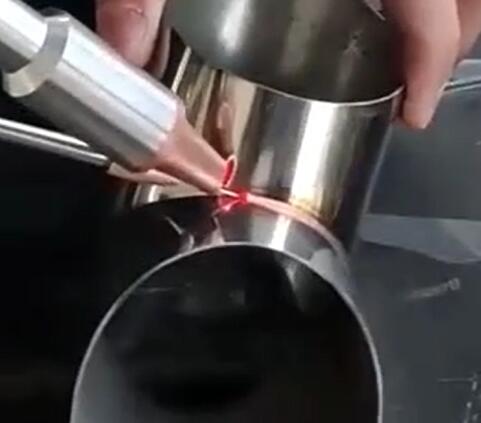 手持激光焊接机作业视频